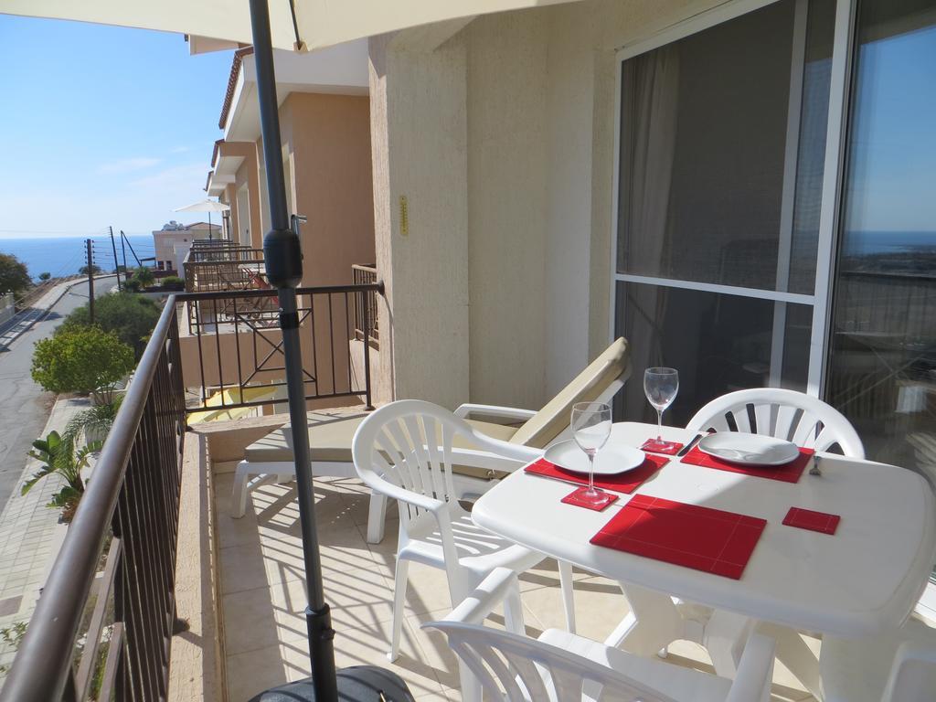 Melania Apartment Paphos Exterior foto